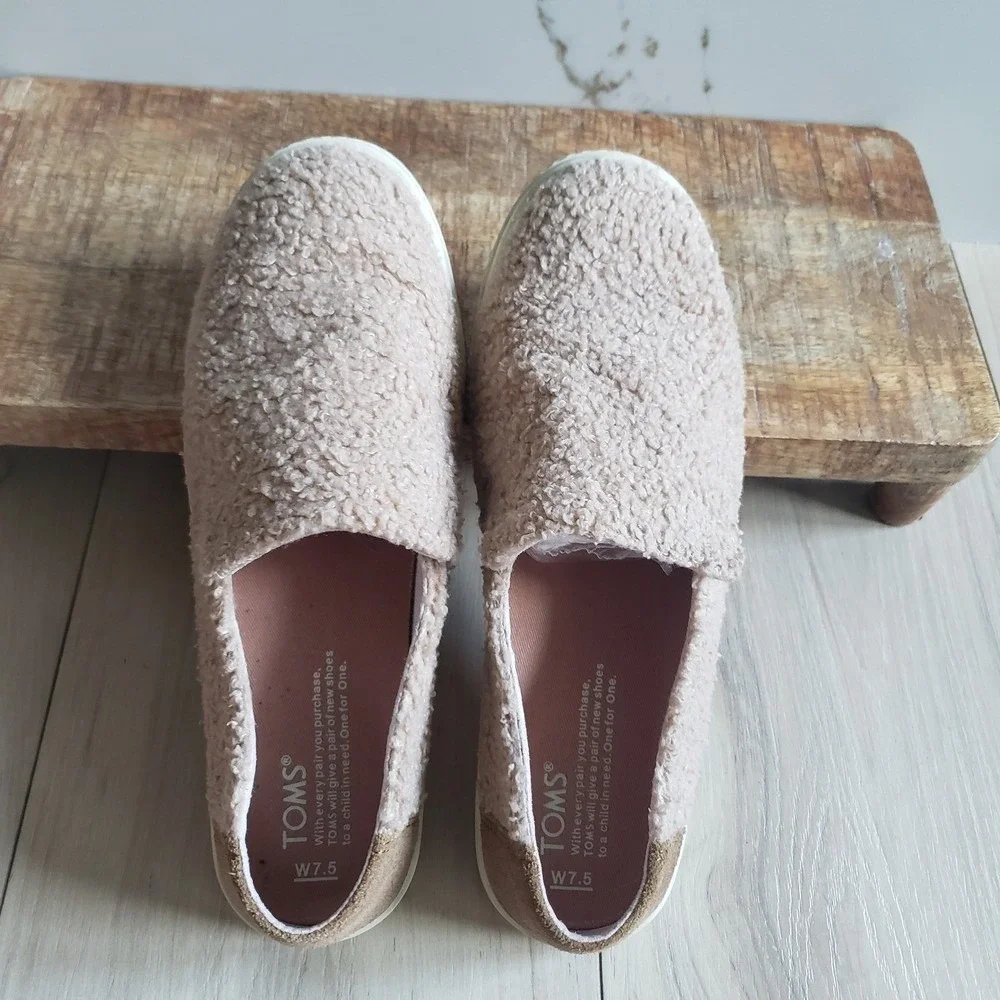 TOMS Sneakers Womens 7.5 Pink Sherpa Leather Sunset Faux Shearling Slip On Shoes